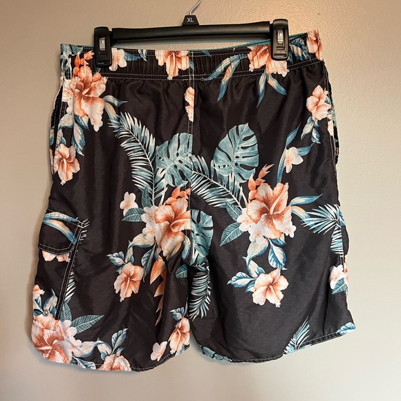 Hawaiian swim trunks - Picture 2 of 3